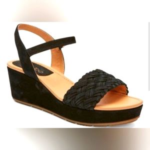 Me Too Women's Black Suede Platform Sandals